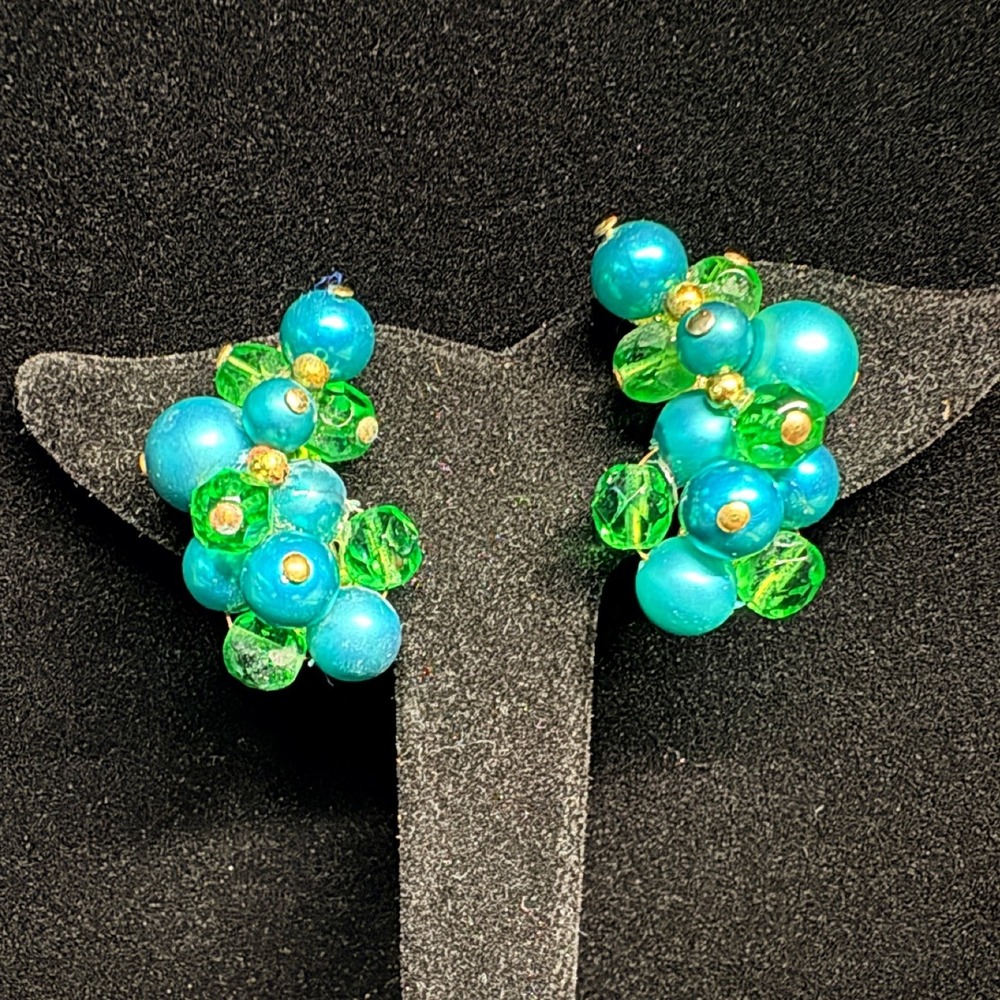 Vintage Trifari Teal Faux Pearl Green Glass Cluster Clip On Earrings Gold Tone